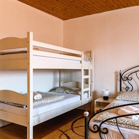 Apartment Valetovi Štanjel Екстериор снимка