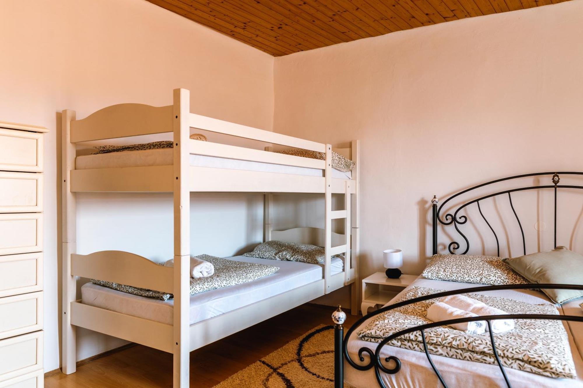 Apartment Valetovi Štanjel Екстериор снимка
